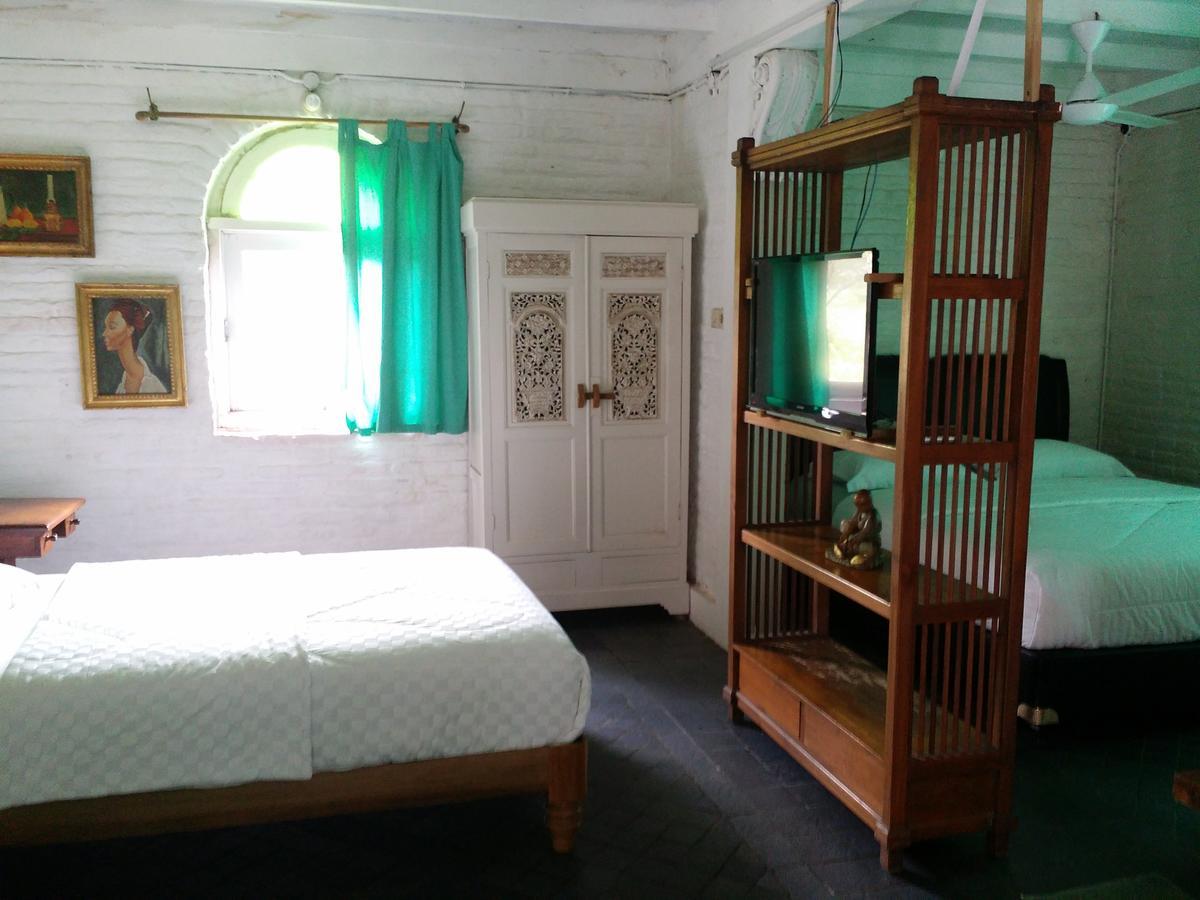 Villa Isabella Putri B&B Jepara Extérieur photo