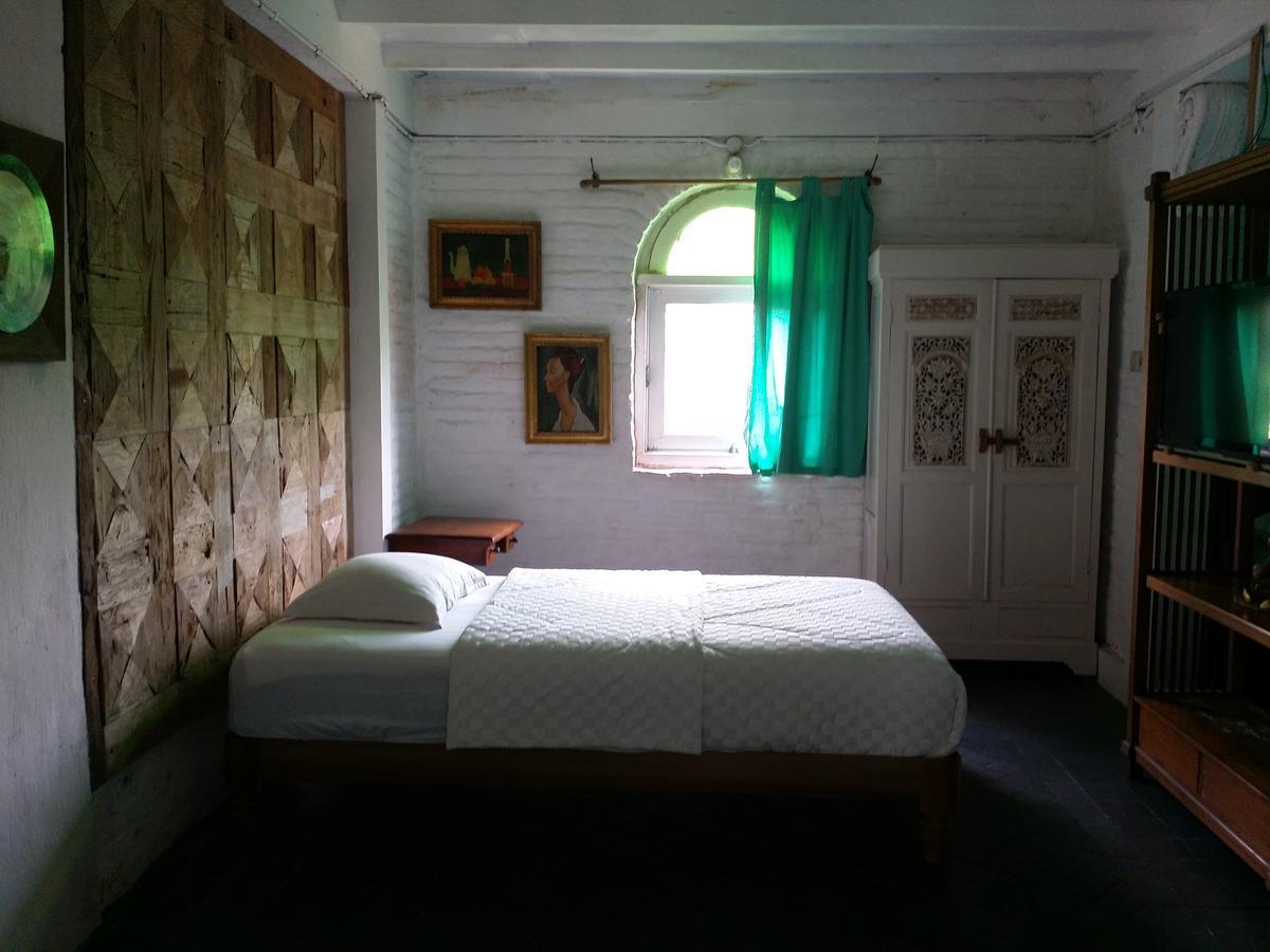 Villa Isabella Putri B&B Jepara Extérieur photo