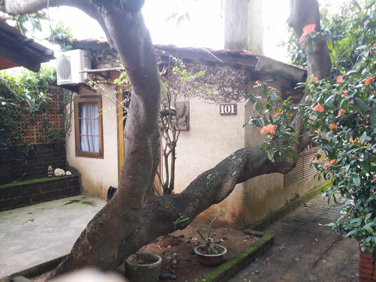 Villa Isabella Putri B&B Jepara Extérieur photo