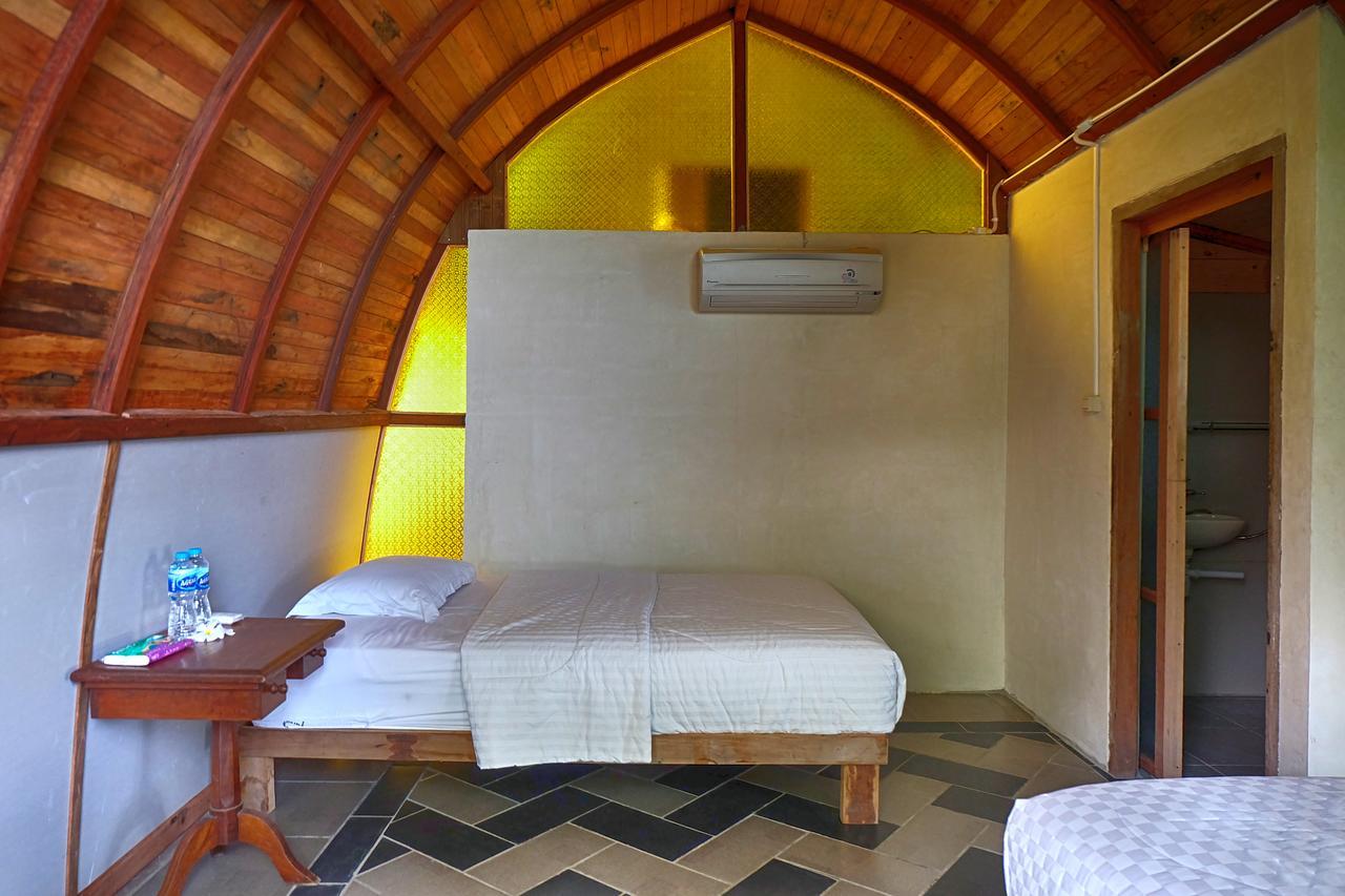 Villa Isabella Putri B&B Jepara Extérieur photo