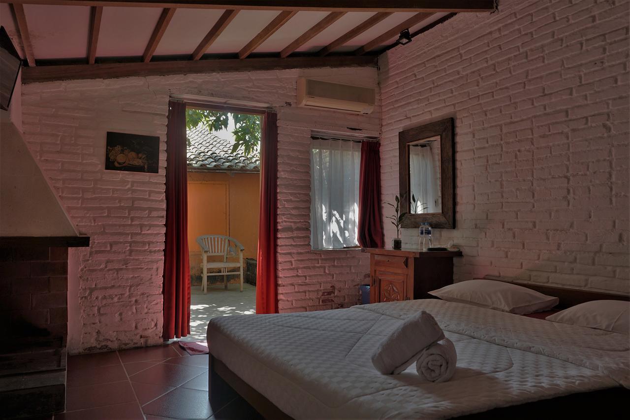 Villa Isabella Putri B&B Jepara Extérieur photo